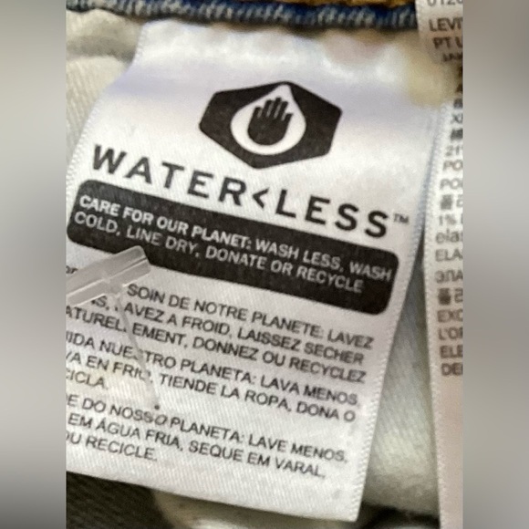 Levi cut off unisex 507 jeans. 36 waist. Well worn, super soft frayed shorts - Picture 6 of 10